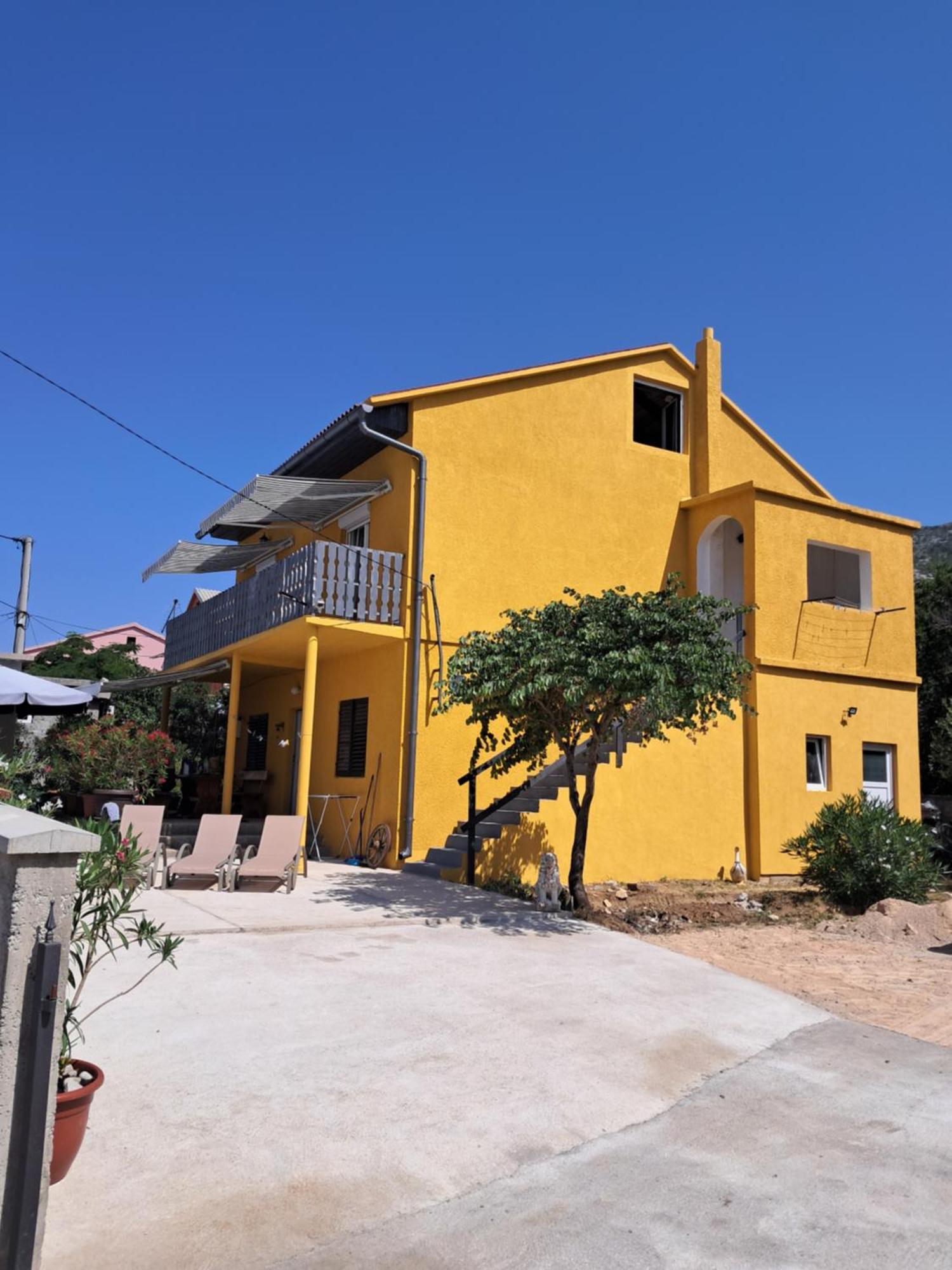 Apartments Mara Bela Karlobag Exterior photo